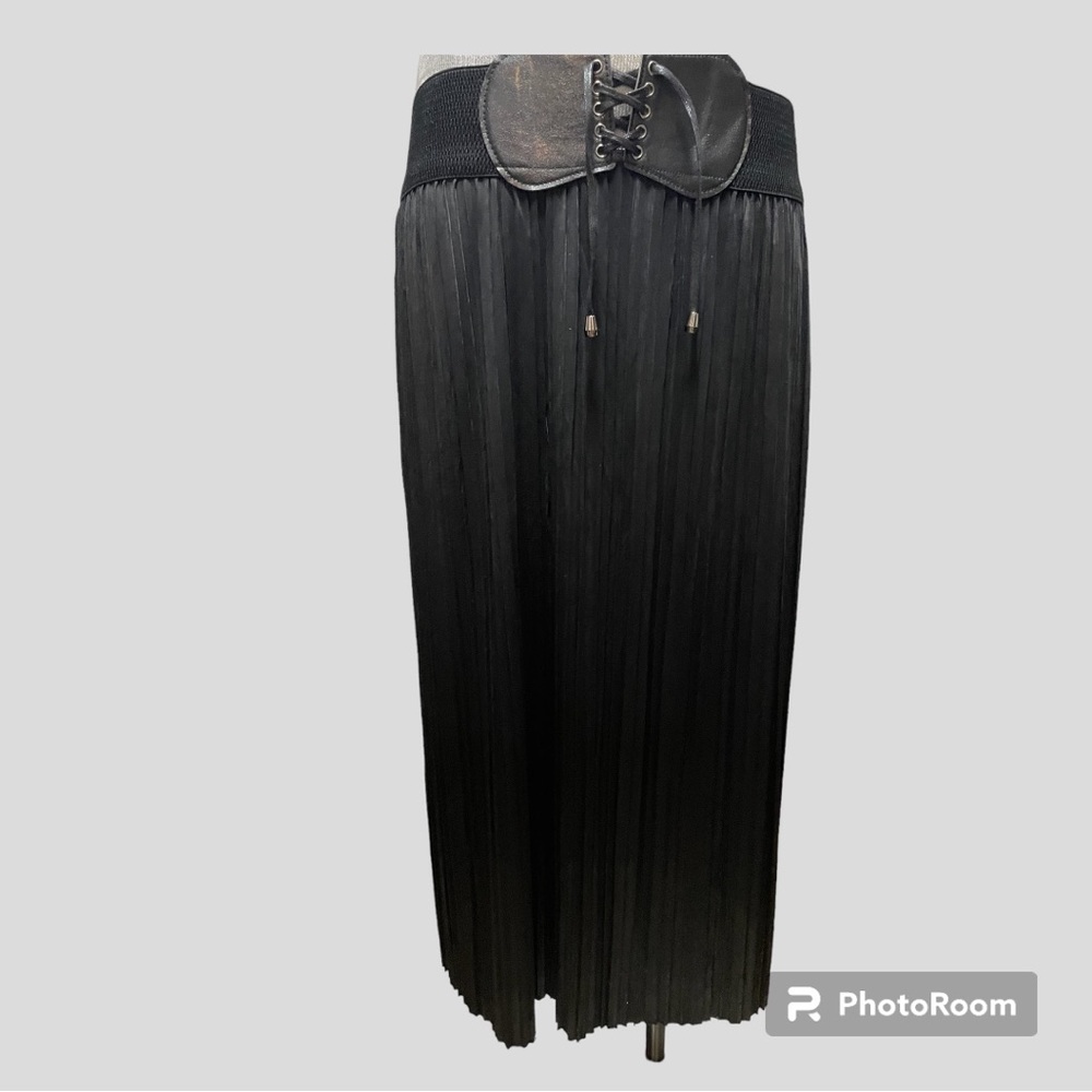 Jon& Anna pleaded skirt-L